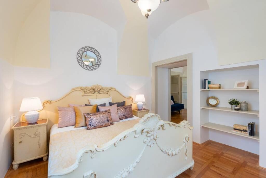 Rose Apartments / Romantic & Cozy / City Center Prague Exterior photo
