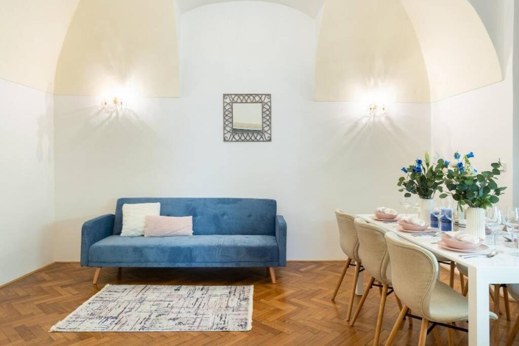 Rose Apartments / Romantic & Cozy / City Center Prague Exterior photo